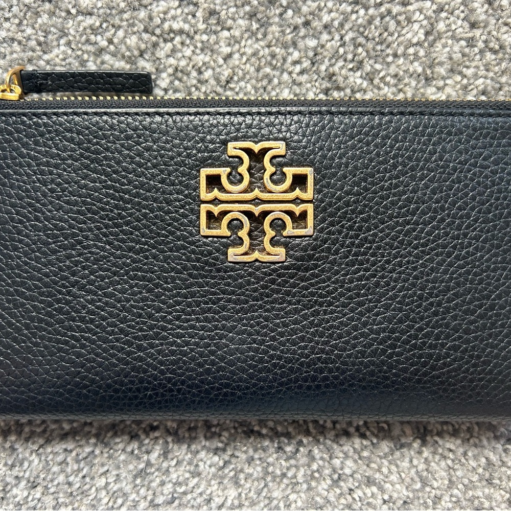 Tory Burch Black Pebbled Leather Wallet with Gold Logo
